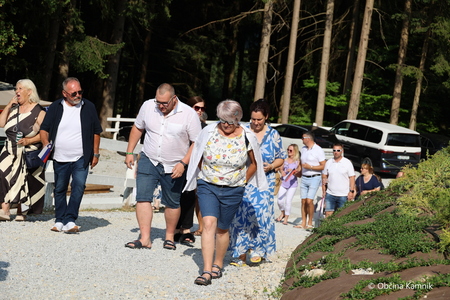 Bela Resort odprl vrata obiskovalcem – nova zgodba turizma v objemu narave nad Motnikom (14)